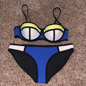 TRIANGL BIKINI